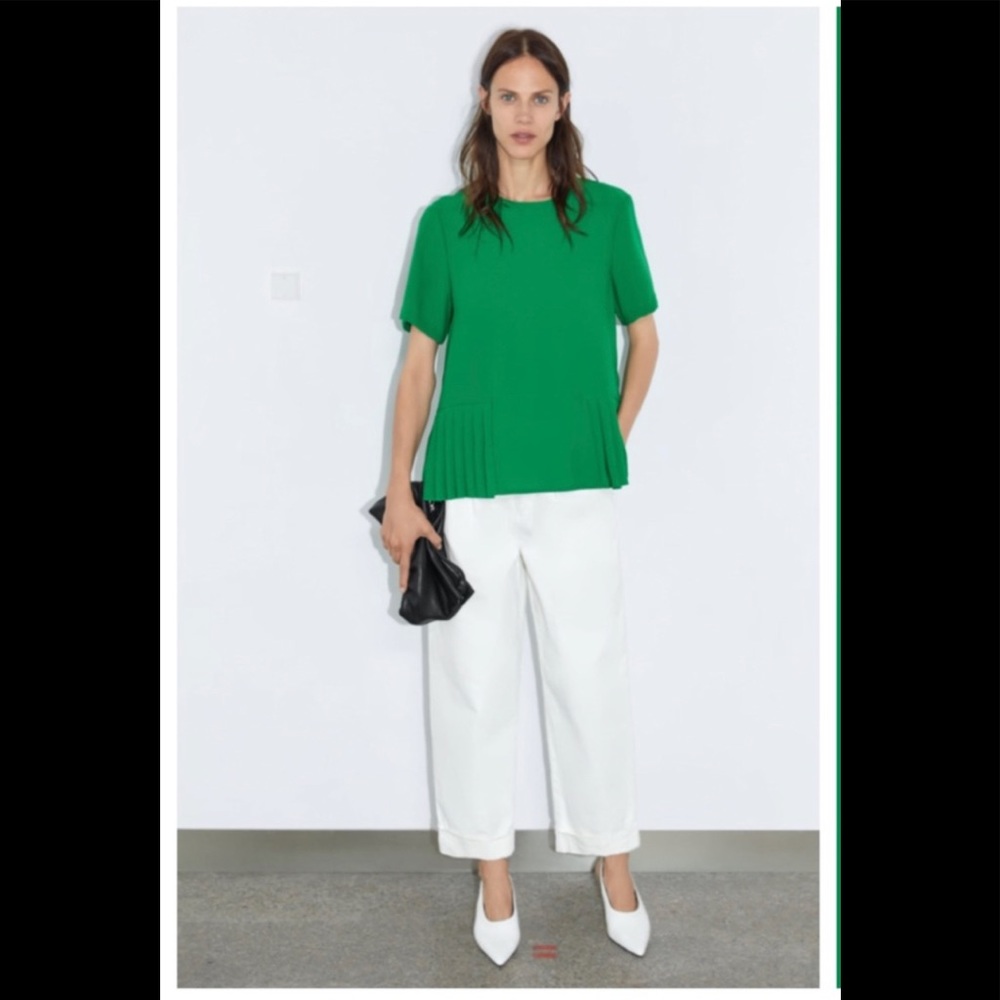 NEW  ZARA  WOMAN GREEN TOP WITH PLEATED HEM WOMAN Short sleeve SIZE L